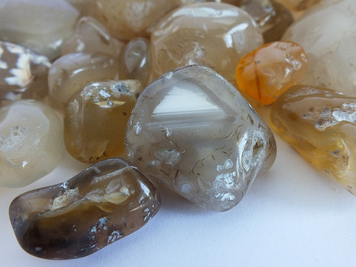 Bundle of Polished UV Reactive Chalcedony/Agates