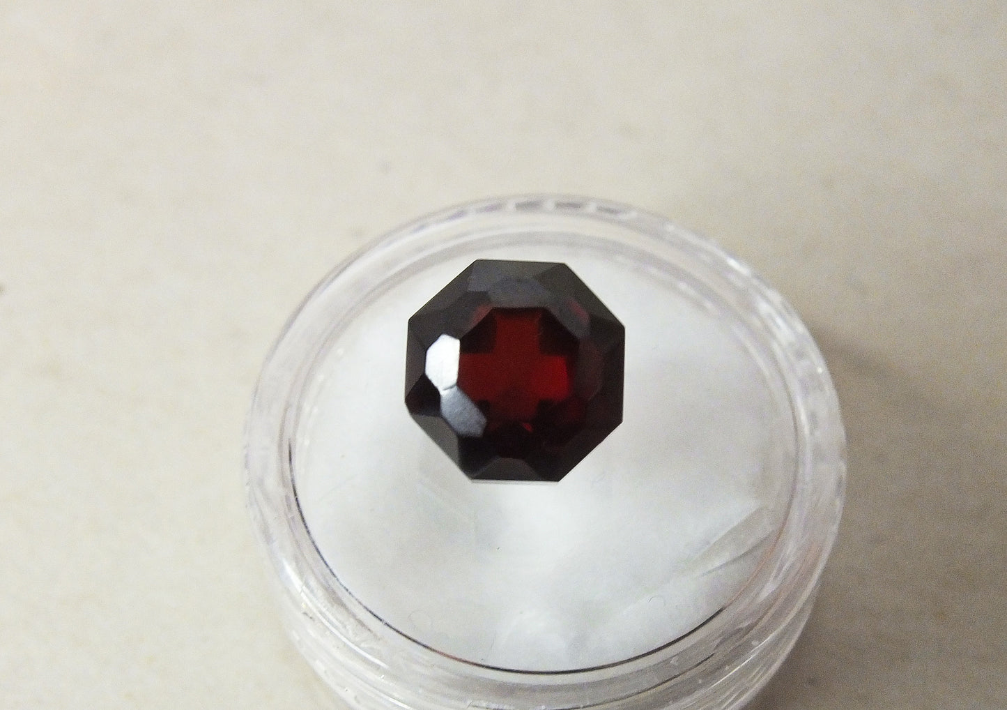 12.1c Round Cut Synthetic Ruby