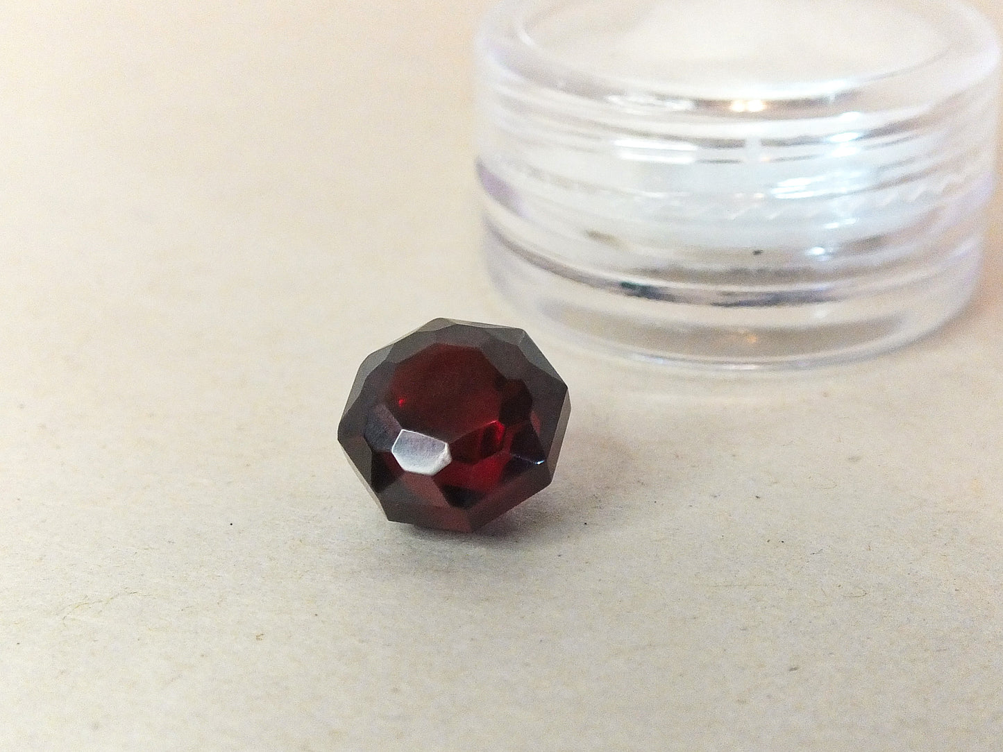 12.1c Round Cut Synthetic Ruby