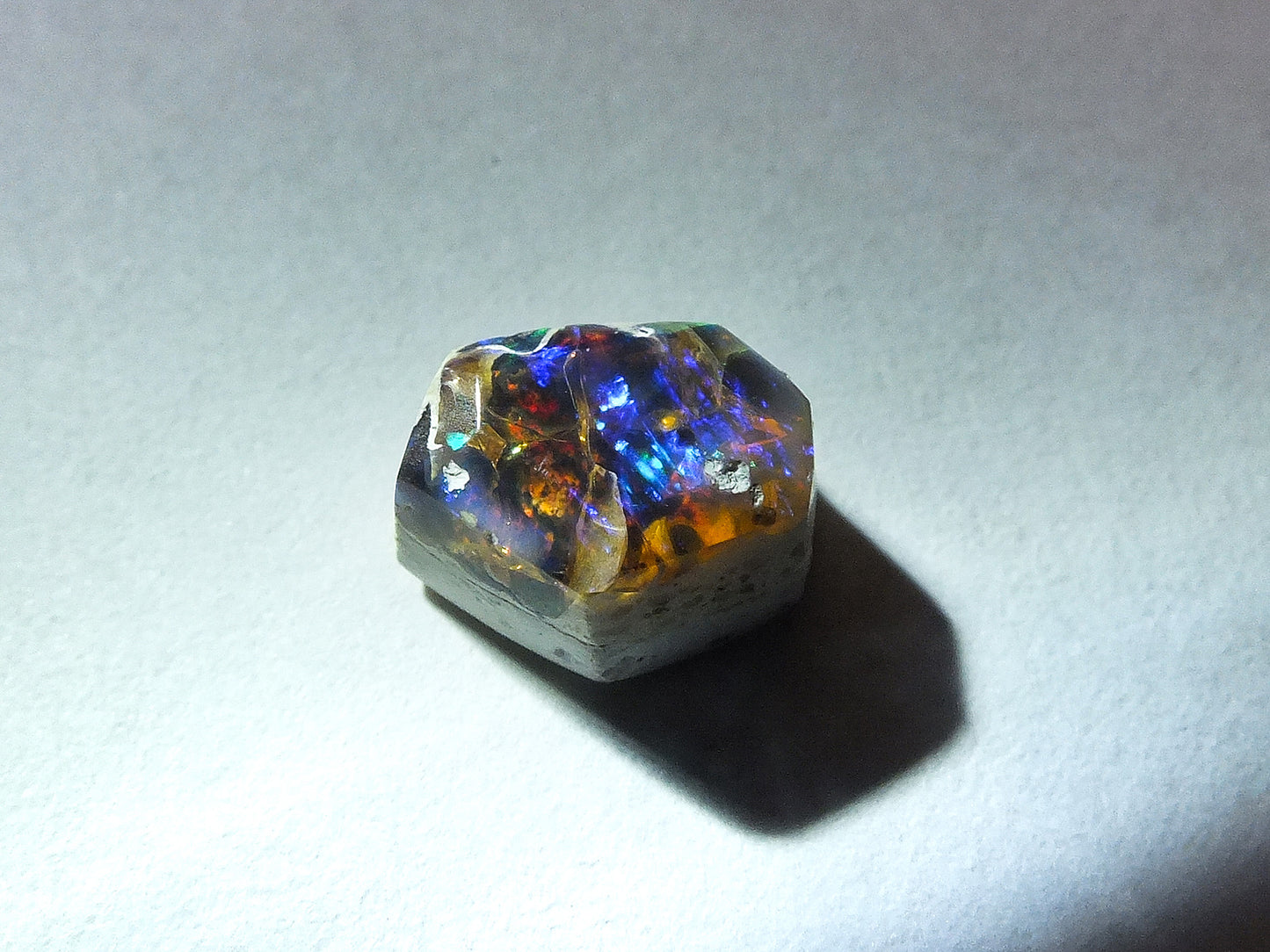 0.9cm Fire Opal Hexa-Cabochon