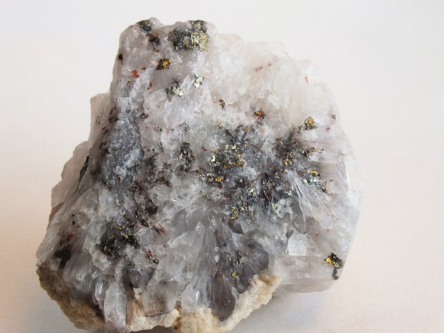 Baryte On hematite Quartz With Pyrite